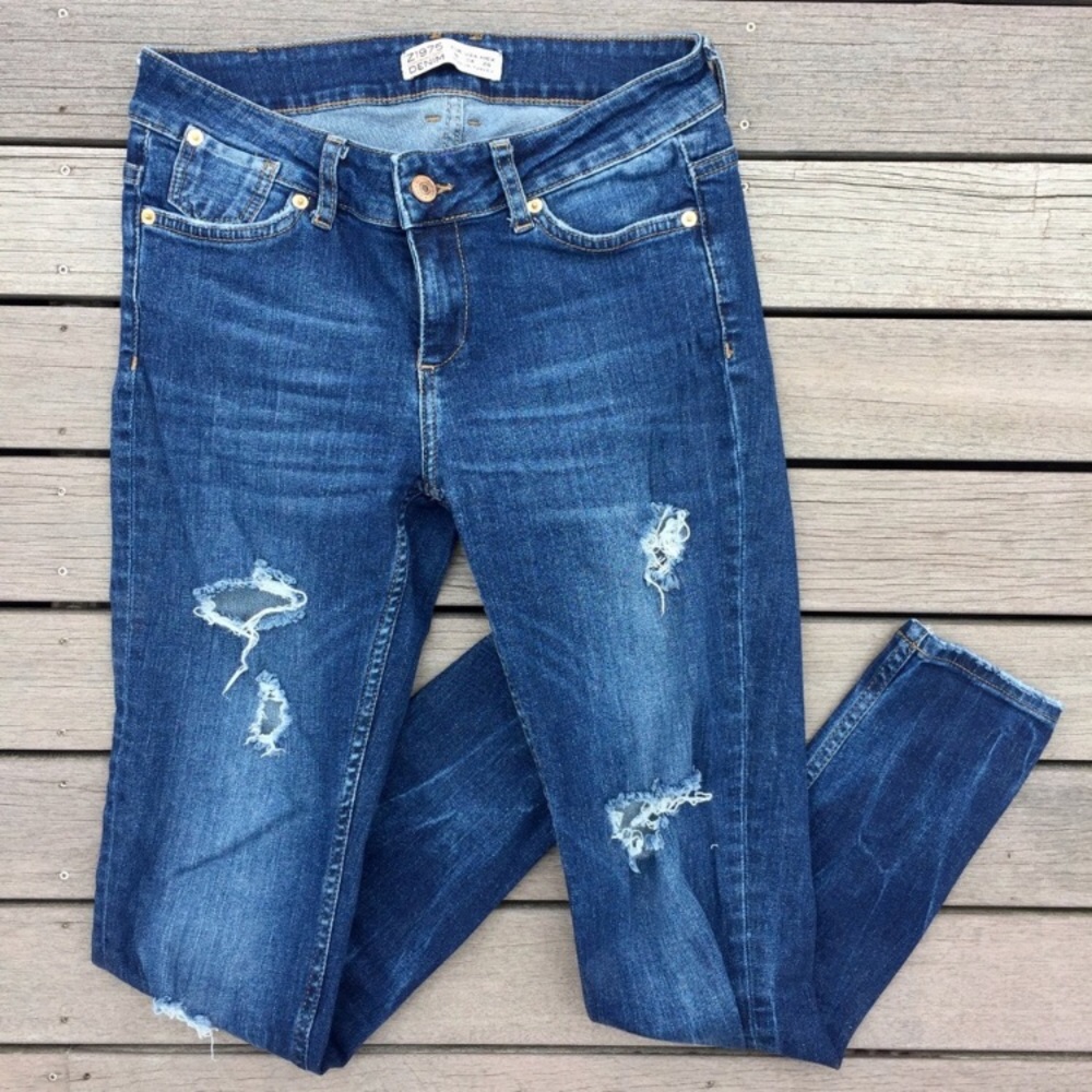Zara distresses skinny jeans